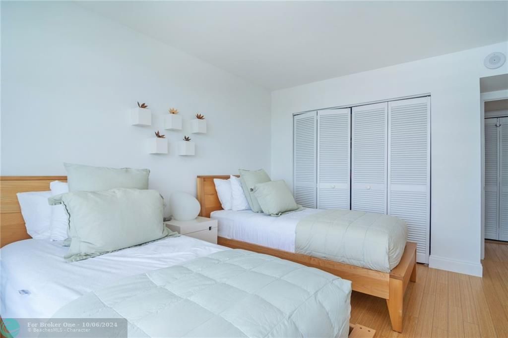 Recently Sold: $1,900,000 (3 beds, 2 baths, 1930 Square Feet)