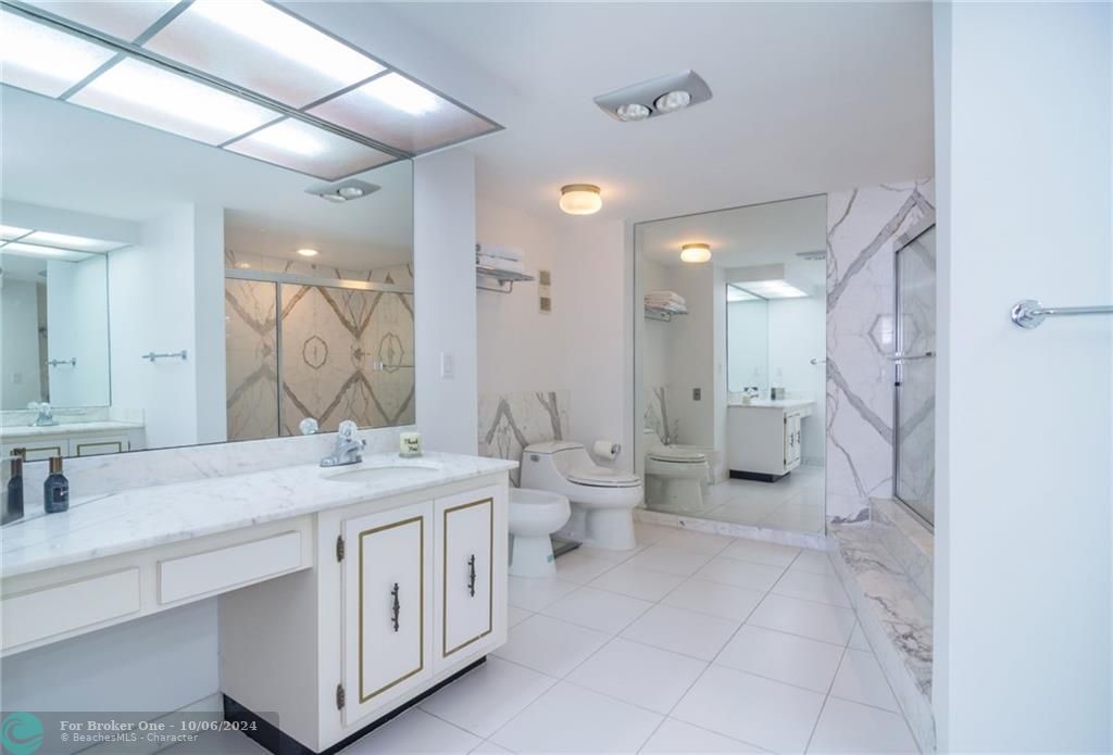 Recently Sold: $1,900,000 (3 beds, 2 baths, 1930 Square Feet)