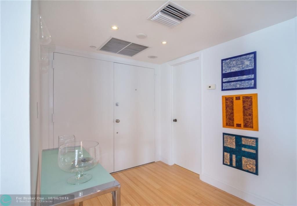 Recently Sold: $1,900,000 (3 beds, 2 baths, 1930 Square Feet)