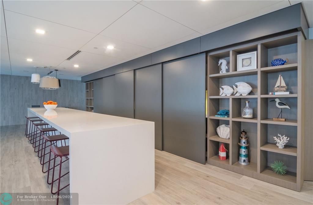 Recently Sold: $1,900,000 (3 beds, 2 baths, 1930 Square Feet)