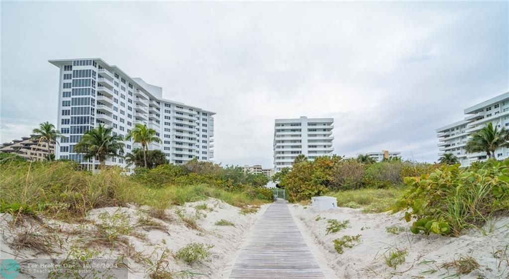 Recently Sold: $1,900,000 (3 beds, 2 baths, 1930 Square Feet)