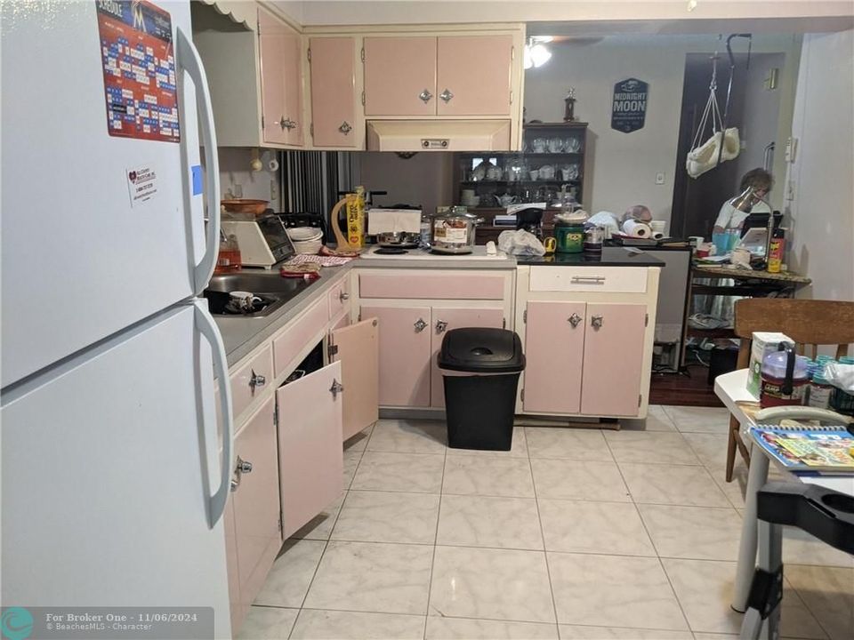 Vendido Recientemente: $275,000 (3 camas, 2 baños, 1300 Pies cuadrados)