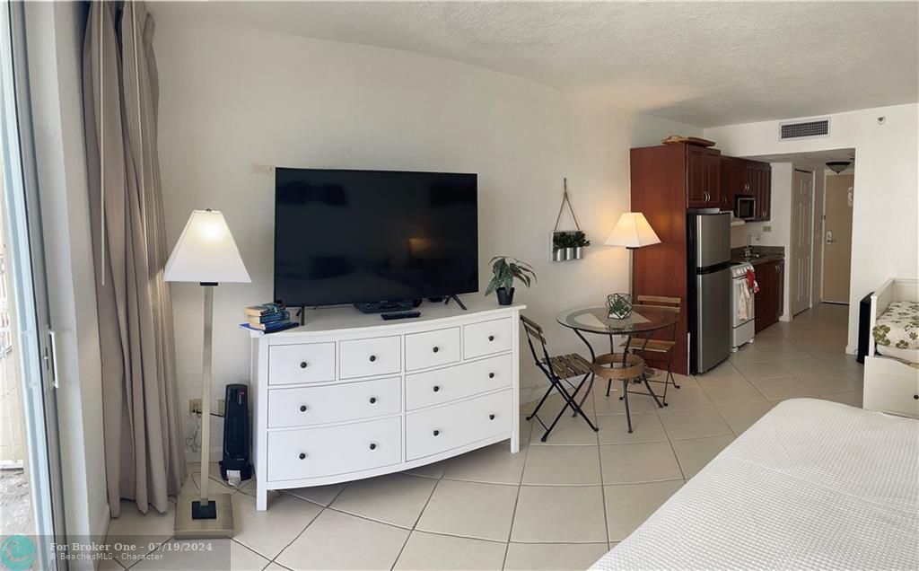 Active With Contract: $175,000 (0 beds, 1 baths, 360 Square Feet)