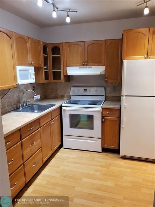 Recently Sold: $68,000 (1 beds, 1 baths, 642 Square Feet)