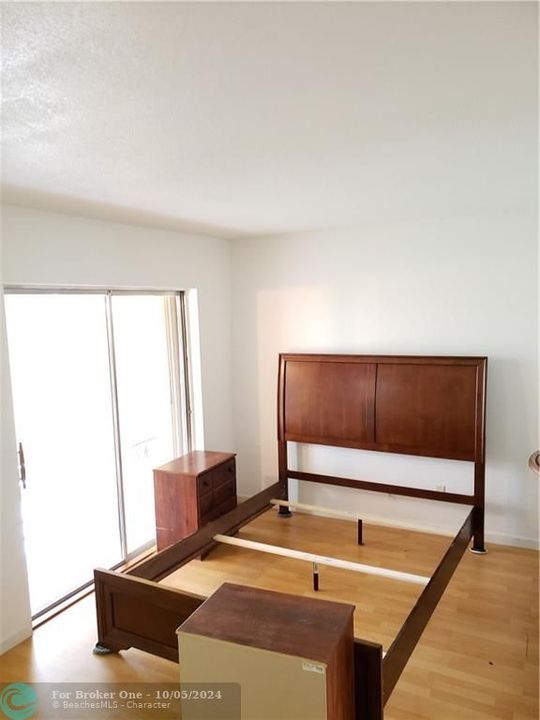 Vendido Recientemente: $68,000 (1 camas, 1 baños, 642 Pies cuadrados)