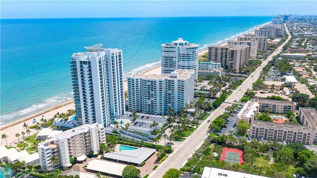 Recently Sold: $1,800,000 (3 beds, 3 baths, 2572 Square Feet)