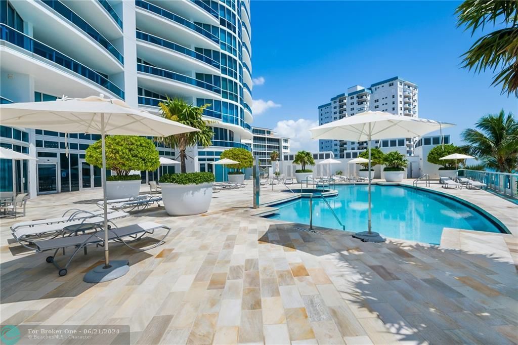 Recently Sold: $1,800,000 (3 beds, 3 baths, 2572 Square Feet)