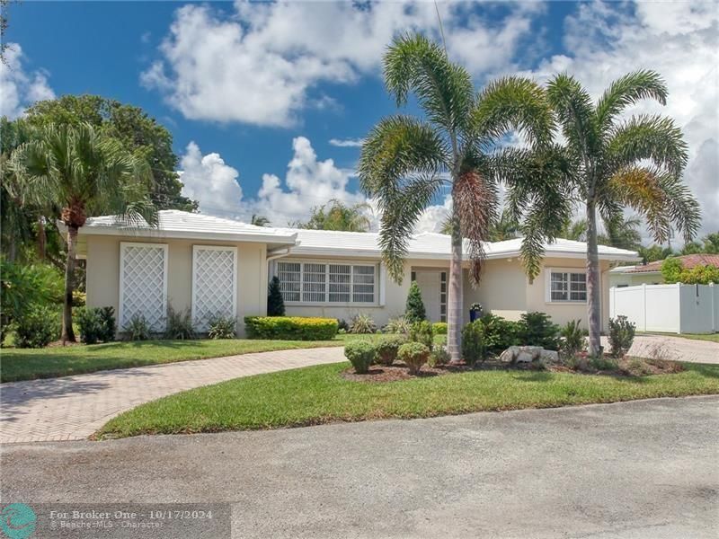 Recently Sold: $835,000 (4 beds, 3 baths, 2638 Square Feet)