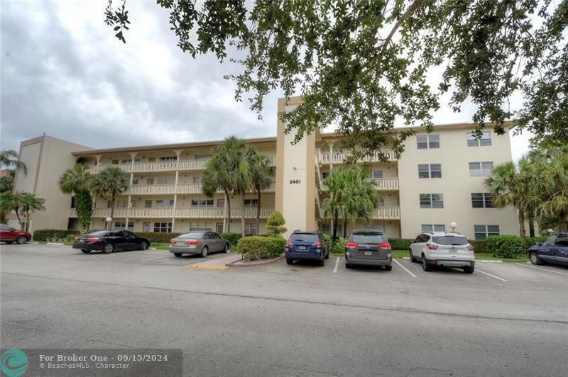 Active With Contract: $1,500 (1 beds, 1 baths, 742 Square Feet)