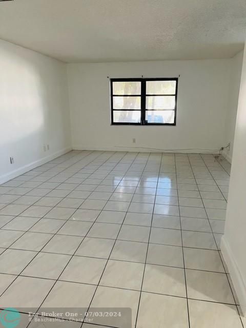 Active With Contract: $2,650 (3 beds, 2 baths, 1530 Square Feet)