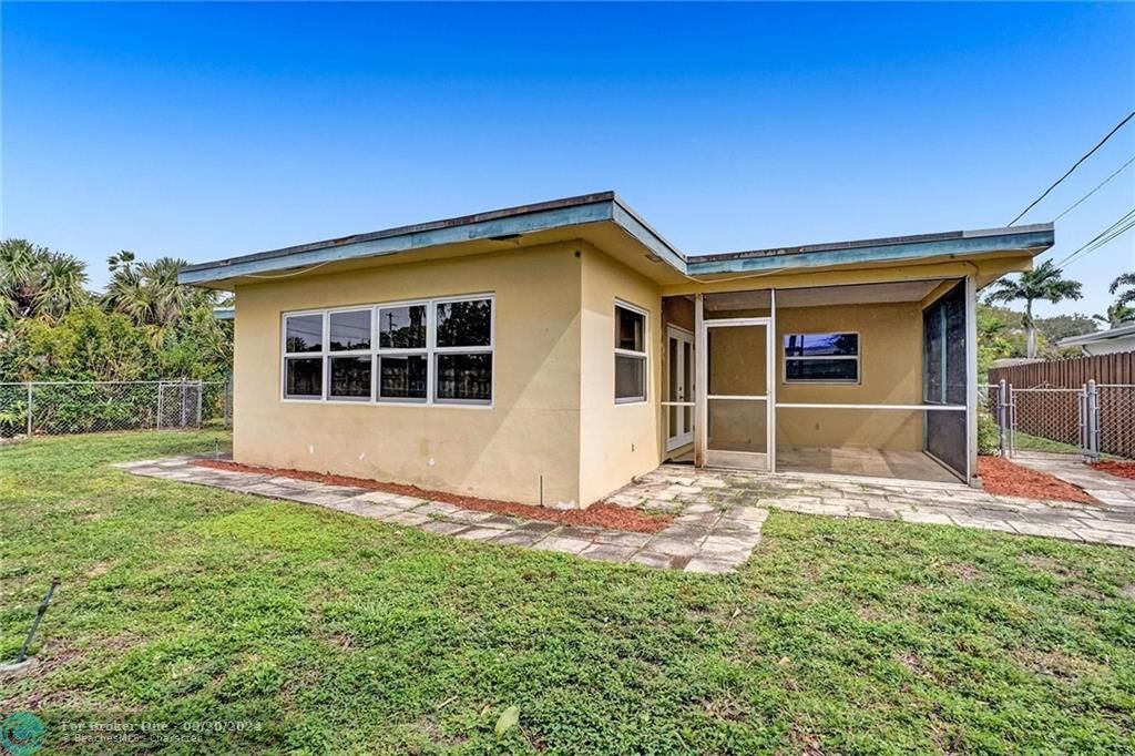 Recently Sold: $495,000 (3 beds, 2 baths, 1614 Square Feet)