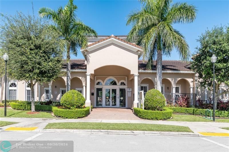 Recently Sold: $350,000 (4 beds, 3 baths, 2211 Square Feet)