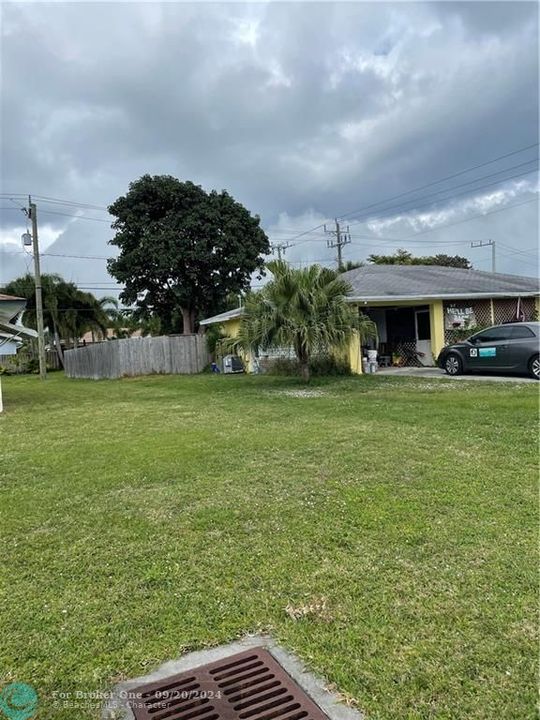 Recently Sold: $300,000 (3 beds, 2 baths, 1037 Square Feet)