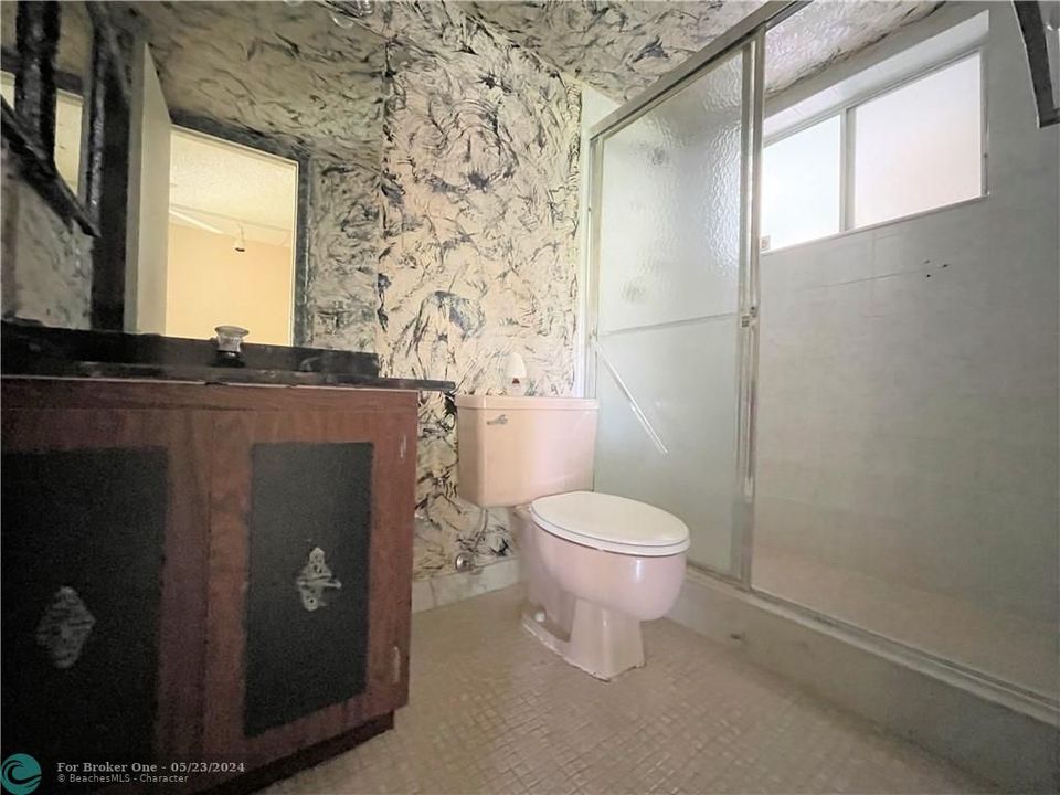 最近售出: $80,000 (1 贝兹, 2 浴室, 904 平方英尺)