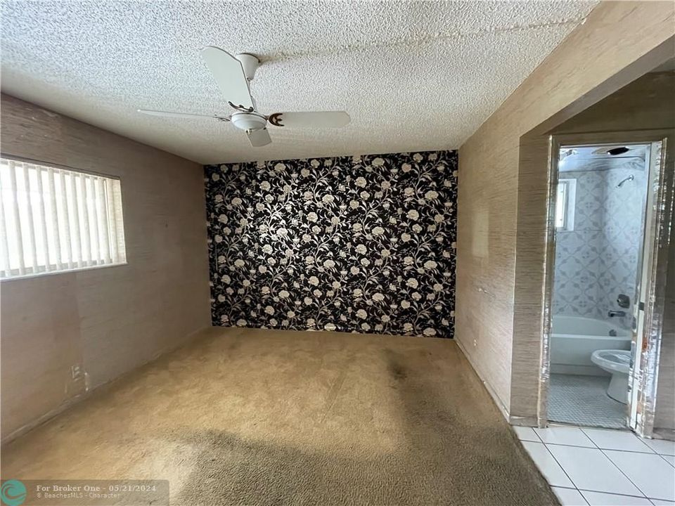 Recently Sold: $80,000 (1 beds, 2 baths, 904 Square Feet)