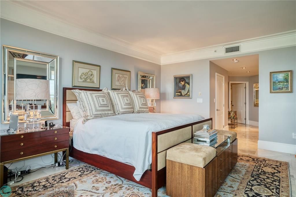 Recently Sold: $2,200,000 (3 beds, 3 baths, 2457 Square Feet)