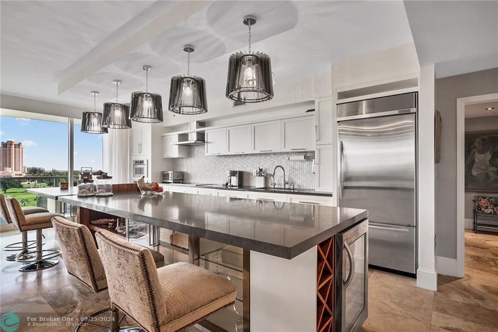 Recently Sold: $2,200,000 (3 beds, 3 baths, 2457 Square Feet)