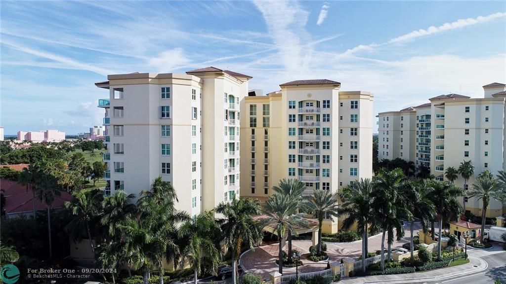 Recently Sold: $2,200,000 (3 beds, 3 baths, 2457 Square Feet)