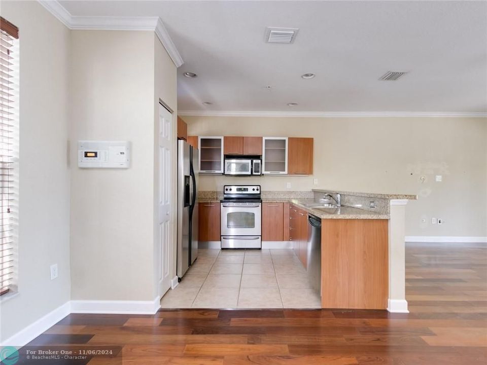 Recently Sold: $380,000 (2 beds, 2 baths, 1455 Square Feet)