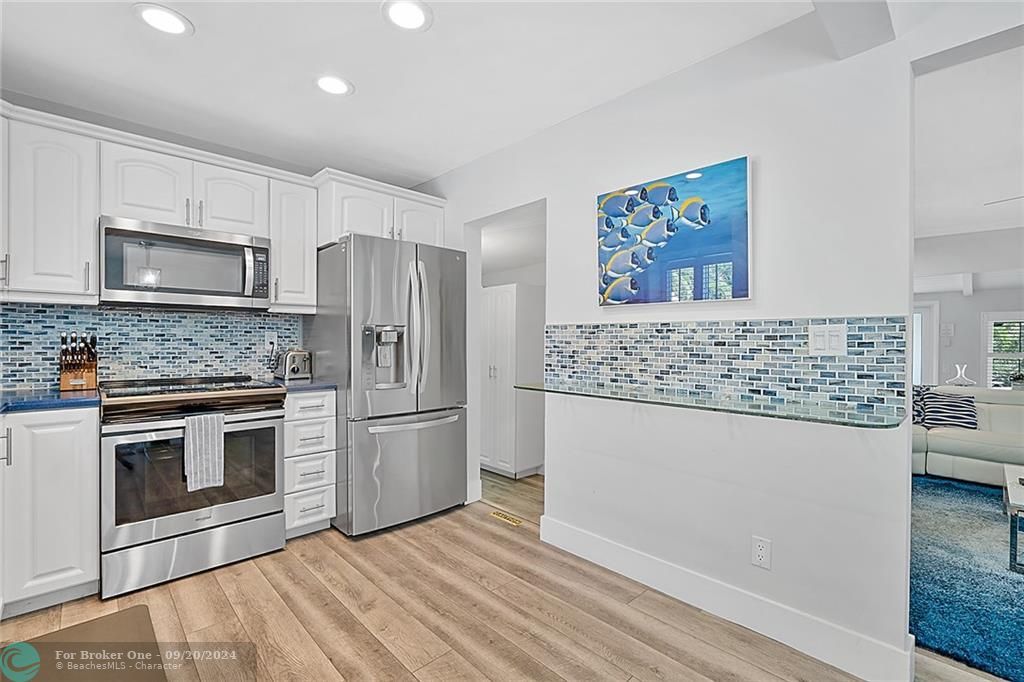 Recently Sold: $850,000 (3 beds, 2 baths, 1255 Square Feet)