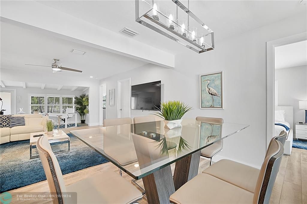 Recently Sold: $850,000 (3 beds, 2 baths, 1255 Square Feet)