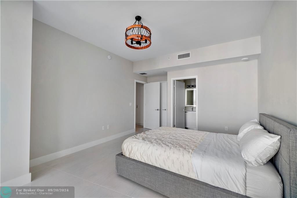 Recently Sold: $3,750,000 (3 beds, 3 baths, 2787 Square Feet)