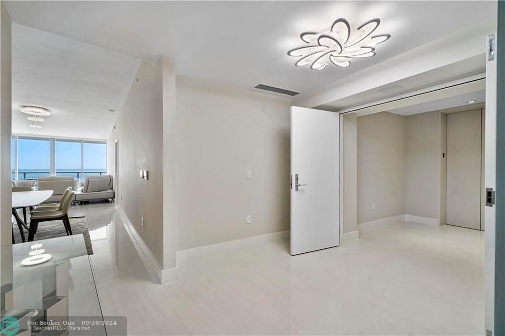 Recently Sold: $3,750,000 (3 beds, 3 baths, 2787 Square Feet)