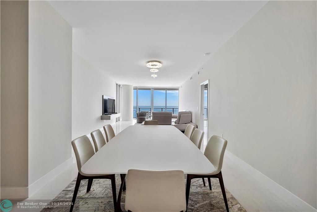 Recently Sold: $3,750,000 (3 beds, 3 baths, 2787 Square Feet)