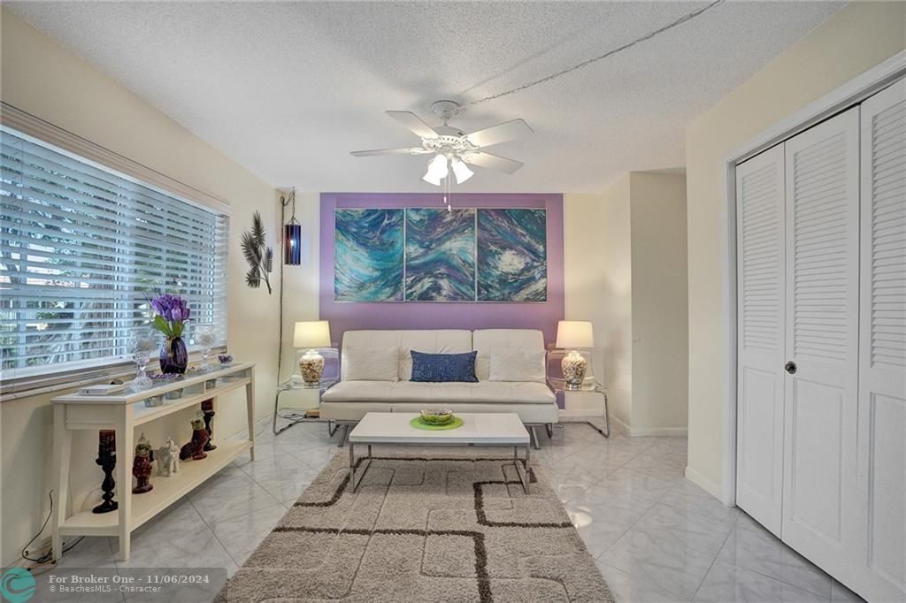 Recently Sold: $300,000 (2 beds, 2 baths, 1180 Square Feet)