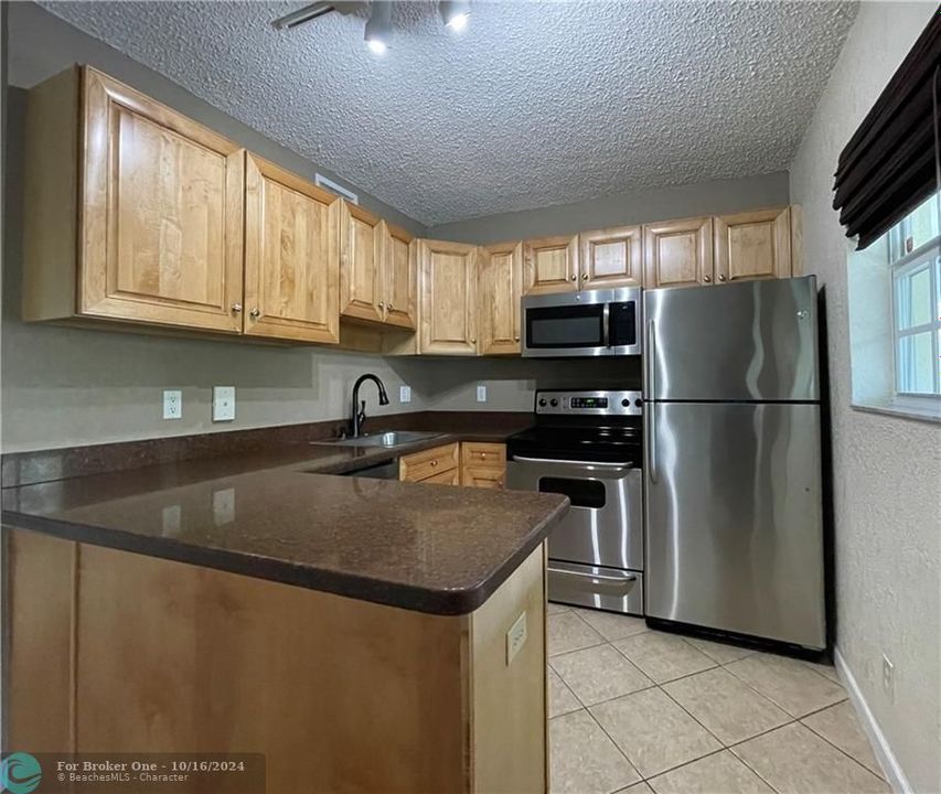 Recently Sold: $210,000 (2 beds, 1 baths, 616 Square Feet)