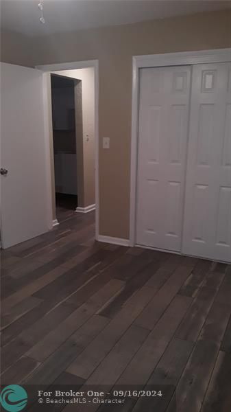 Active With Contract: $1,350 (1 beds, 1 baths, 1536 Square Feet)