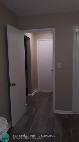 Active With Contract: $1,350 (1 beds, 1 baths, 1536 Square Feet)