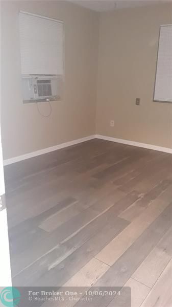 Active With Contract: $1,350 (1 beds, 1 baths, 1536 Square Feet)