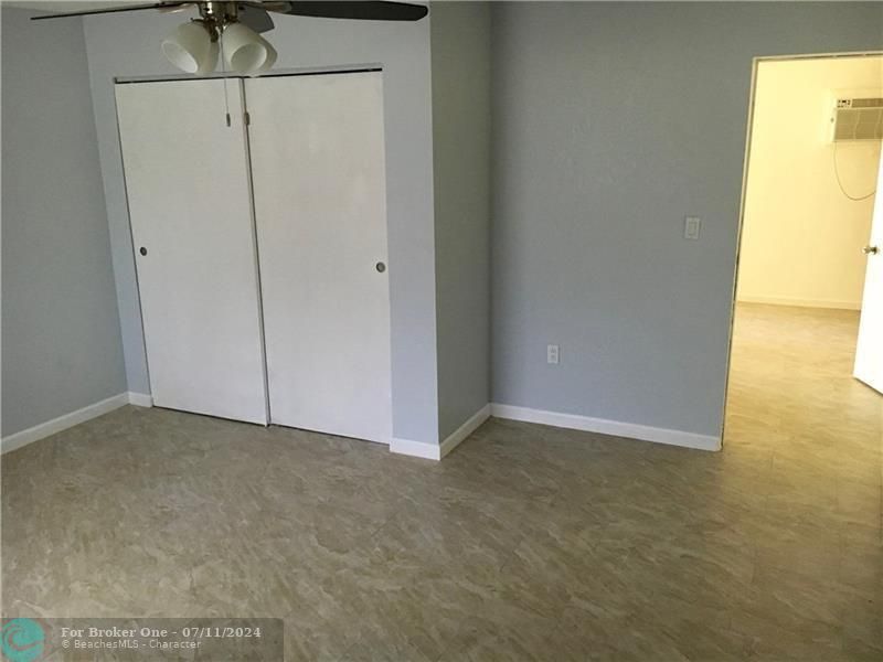 Active With Contract: $1,400 (1 beds, 1 baths, 1947 Square Feet)