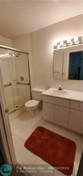 Active With Contract: $1,500 (1 beds, 1 baths, 1040 Square Feet)