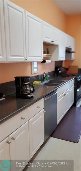 Active With Contract: $1,500 (1 beds, 1 baths, 1040 Square Feet)