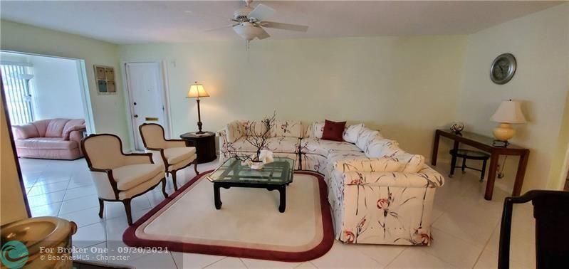 Active With Contract: $1,500 (1 beds, 1 baths, 1040 Square Feet)