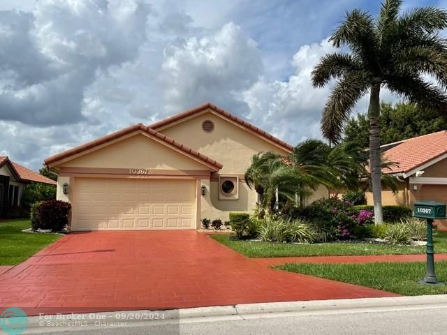 Recently Sold: $350,000 (3 beds, 2 baths, 1978 Square Feet)