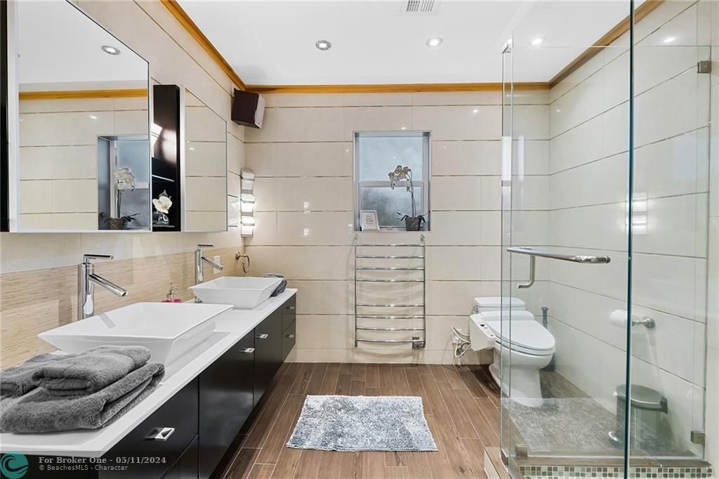 Недавно продано: $1,900,000 (3 спален, 3 ванн, 2093 Квадратных фут)