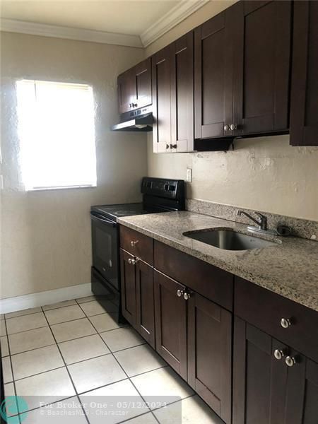Active With Contract: $1,500 (2 beds, 1 baths, 750 Square Feet)