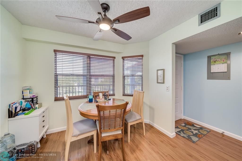 Recently Sold: $235,000 (2 beds, 2 baths, 1351 Square Feet)