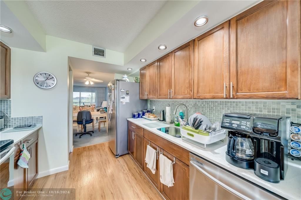 Recently Sold: $235,000 (2 beds, 2 baths, 1351 Square Feet)