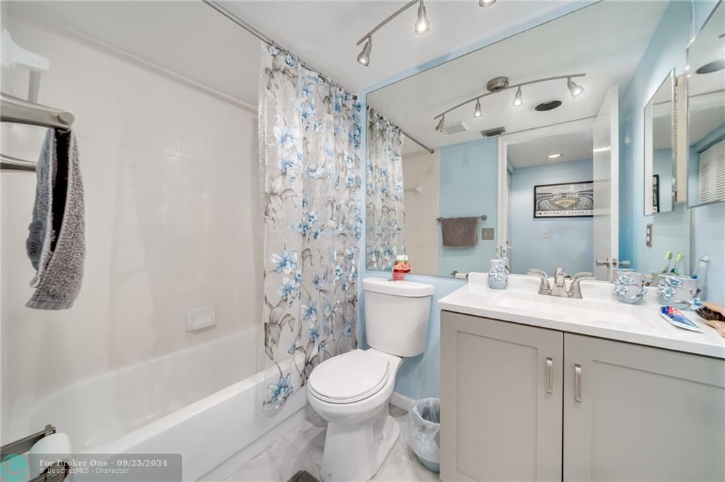 Recently Sold: $235,000 (2 beds, 2 baths, 1351 Square Feet)