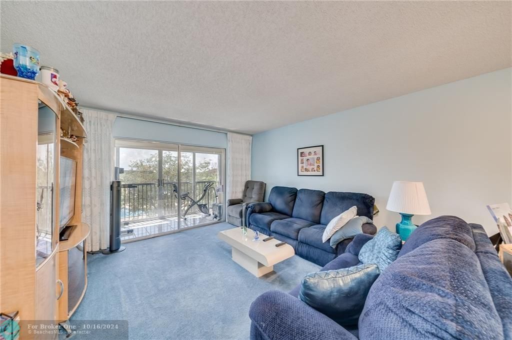 Recently Sold: $235,000 (2 beds, 2 baths, 1351 Square Feet)