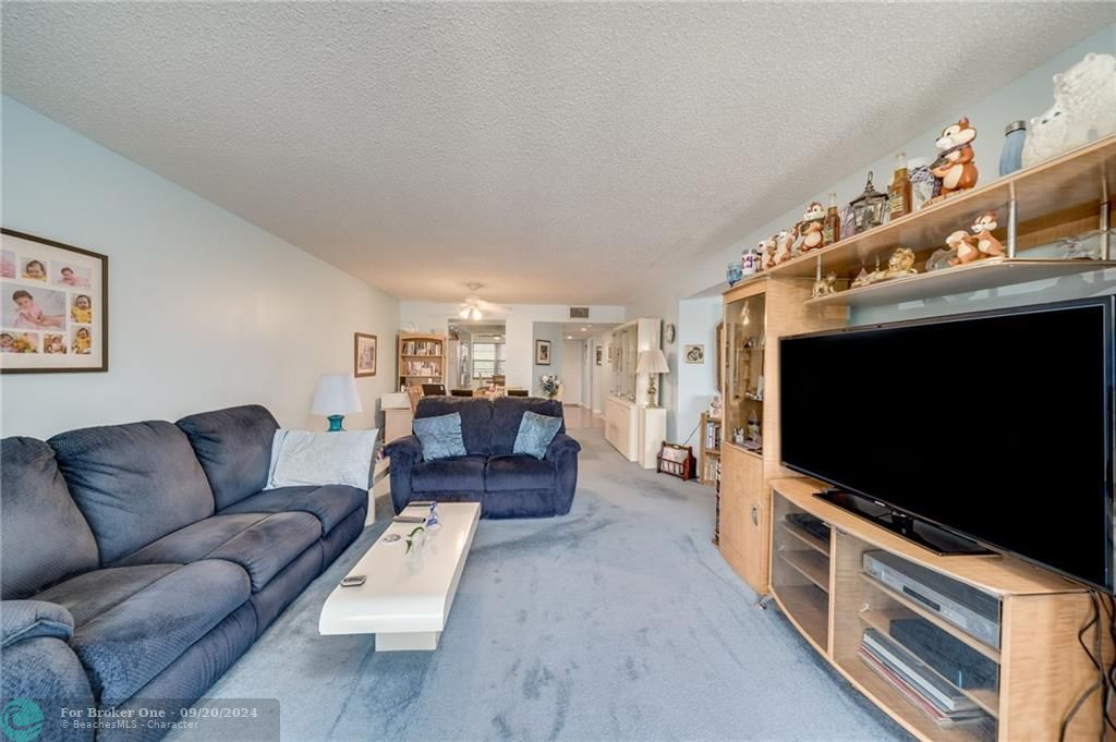 Recently Sold: $235,000 (2 beds, 2 baths, 1351 Square Feet)