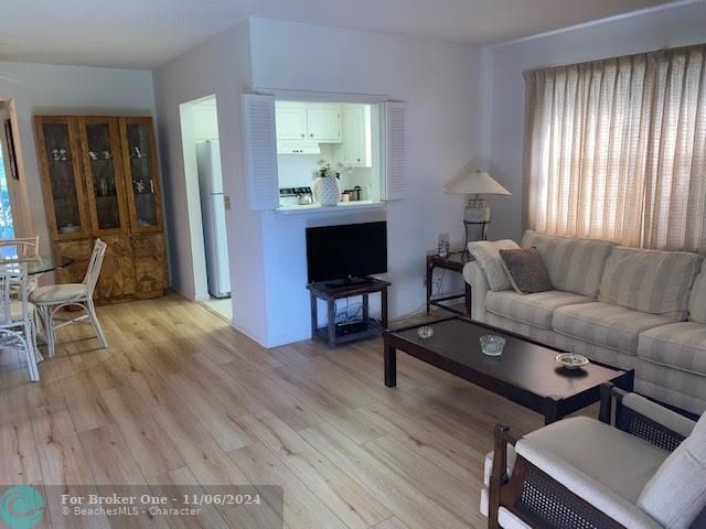 Recently Sold: $89,900 (1 beds, 1 baths, 708 Square Feet)