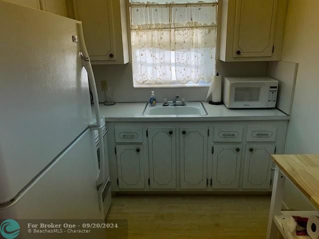 Recently Sold: $89,900 (1 beds, 1 baths, 708 Square Feet)