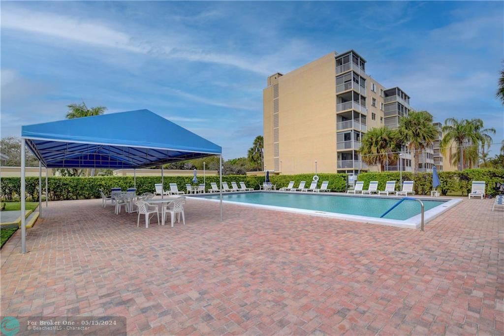 Recently Sold: $245,000 (1 beds, 2 baths, 1050 Square Feet)