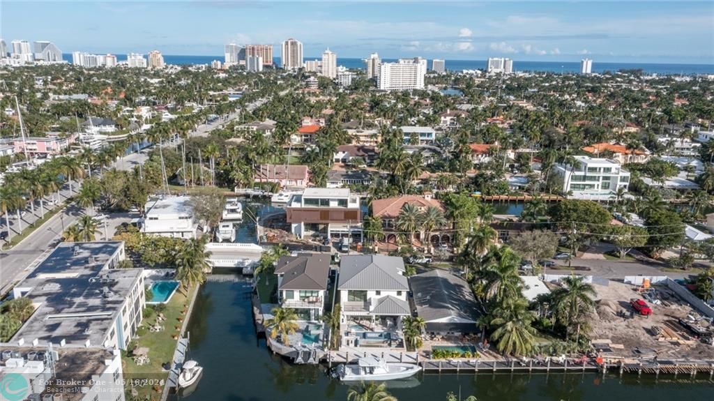 Recently Sold: $4,550,000 (5 beds, 4 baths, 3886 Square Feet)