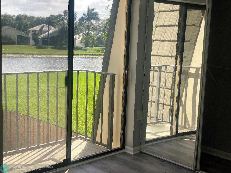 Vendido Recientemente: $349,900 (2 camas, 2 baños, 1236 Pies cuadrados)